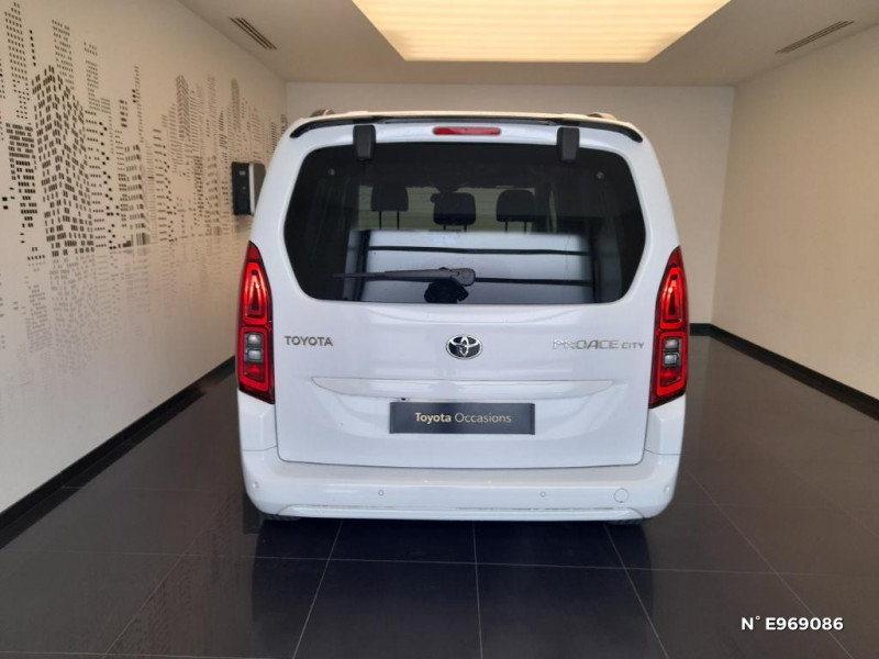 Toyota Proace Proace City Verso Medium 1.2L 110 VVT-i BVM6 Executive 2025 - photo n°6 Toyota Proace Proace City Verso Medium 1.2L 110 VVT-i BVM6 Executive  occasion à Saint-Maximin - photo n°6