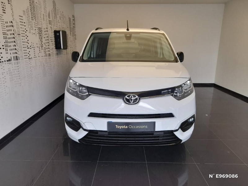 Toyota Proace Proace City Verso Medium 1.2L 110 VVT-i BVM6 Executive 2025 - photo n°3 Toyota Proace Proace City Verso Medium 1.2L 110 VVT-i BVM6 Executive  occasion à Saint-Maximin - photo n°3