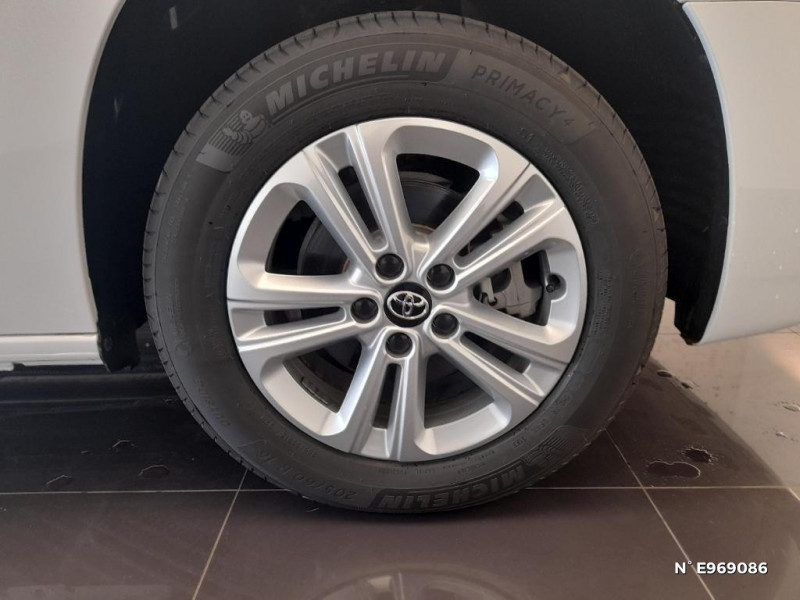 Toyota Proace Proace City Verso Medium 1.2L 110 VVT-i BVM6 Executive 2025 - photo n°8 Toyota Proace Proace City Verso Medium 1.2L 110 VVT-i BVM6 Executive  occasion à Saint-Maximin - photo n°8