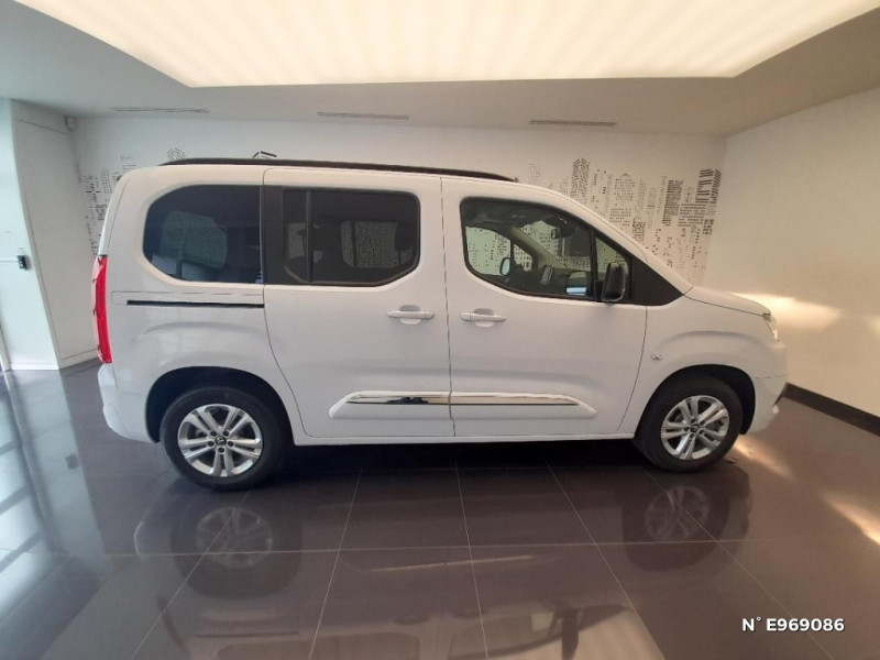 Toyota Proace Proace City Verso Medium 1.2L 110 VVT-i BVM6 Executive 2025 - photo n°5 Toyota Proace Proace City Verso Medium 1.2L 110 VVT-i BVM6 Executive  occasion à Saint-Maximin - photo n°5