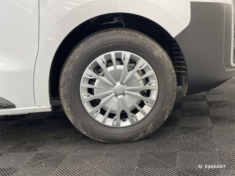 Toyota Proace PROACE MEDIUM 2.0L 140 D-4D BVM6 START 2024 - photo n°8 Toyota Proace PROACE MEDIUM 2.0L 140 D-4D BVM6 START  occasion à Rivery - photo n°8