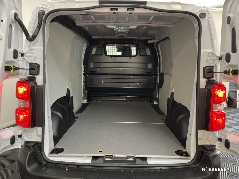 Toyota Proace PROACE MEDIUM 2.0L 140 D-4D BVM6 START 2024 - photo n°7 Toyota Proace PROACE MEDIUM 2.0L 140 D-4D BVM6 START  occasion à Rivery - photo n°7