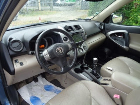Toyota RAV 4 136 D-4D VXV  occasion  Aucamville - photo n8