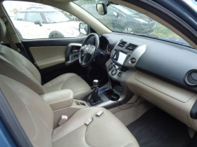 Toyota RAV 4 136 D-4D VXV  occasion  Aucamville - photo n4