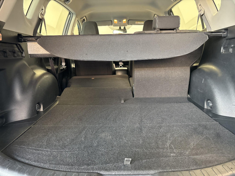 Toyota RAV 4 RAV4 143 D-4D 2WD Dynamic  occasion � Le Havre - photo n�16