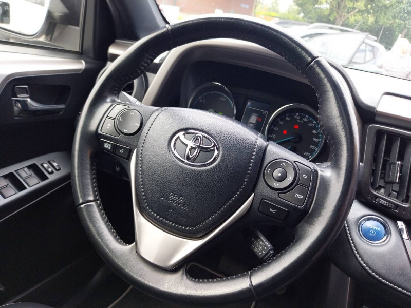 Toyota RAV 4 RAV4 Hybride 197ch 2WD Black Edition 5p 2018 - photo n°15 Toyota RAV 4 RAV4 Hybride 197ch 2WD Black Edition 5p  occasion à SAINT-GREGOIRE - photo n°15