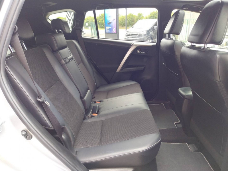 Toyota RAV 4 RAV4 Hybride 197ch 2WD Black Edition 5p 2018 - photo n°17 Toyota RAV 4 RAV4 Hybride 197ch 2WD Black Edition 5p  occasion à SAINT-GREGOIRE - photo n°17