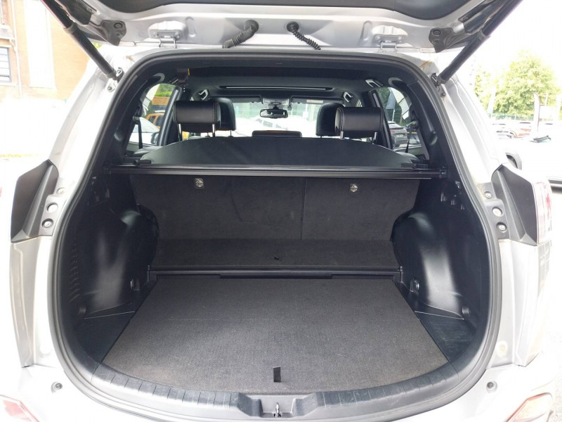 Toyota RAV 4 RAV4 Hybride 197ch 2WD Black Edition 5p 2018 - photo n°18 Toyota RAV 4 RAV4 Hybride 197ch 2WD Black Edition 5p  occasion à SAINT-GREGOIRE - photo n°18