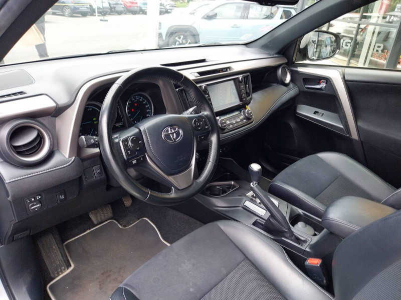 Toyota RAV 4 RAV4 Hybride 197ch 2WD Black Edition 5p 2018 - photo n°10 Toyota RAV 4 RAV4 Hybride 197ch 2WD Black Edition 5p  occasion à SAINT-GREGOIRE - photo n°10