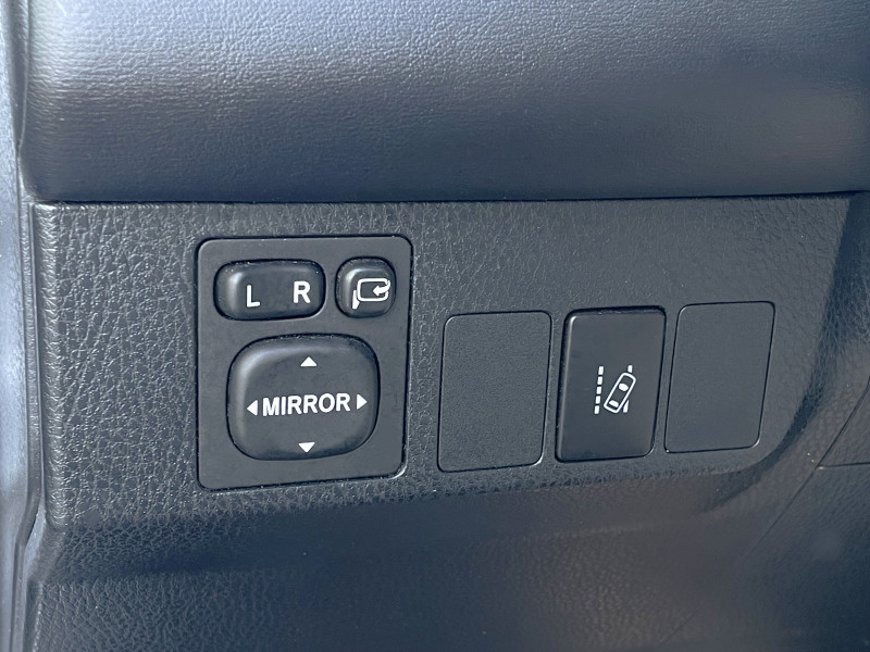 Toyota RAV 4 RAV4 Hybride 197ch 2WD Lounge 5p 2018 - photo n°7 Toyota RAV 4 RAV4 Hybride 197ch 2WD Lounge 5p  occasion à Onet-le-Château - photo n°7