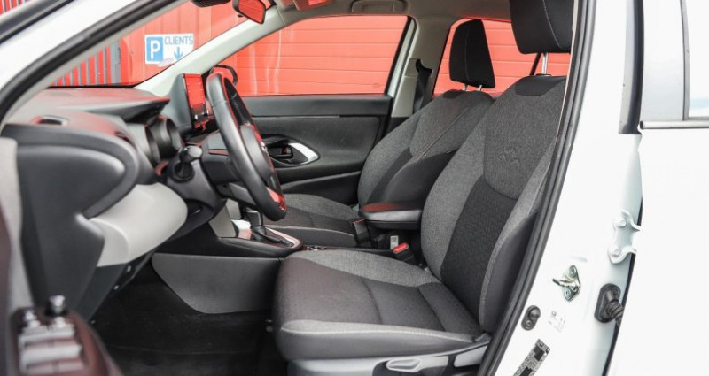 Toyota Yaris Cross 1.5 HYBRIDE 116H AWD-I DYNAMIC BUSINESS + PROGRAMME BEYOND Z 2022 - photo n°7 Toyota Yaris Cross 1.5 HYBRIDE 116H AWD-I DYNAMIC BUSINESS + PROGRAMME BEYOND Z  occasion à Saint-Égrève - photo n°7
