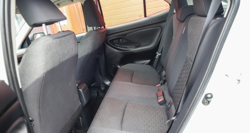Toyota Yaris Cross 1.5 HYBRIDE 116H AWD-I DYNAMIC BUSINESS + PROGRAMME BEYOND Z 2022 - photo n°6 Toyota Yaris Cross 1.5 HYBRIDE 116H AWD-I DYNAMIC BUSINESS + PROGRAMME BEYOND Z  occasion à Saint-Égrève - photo n°6