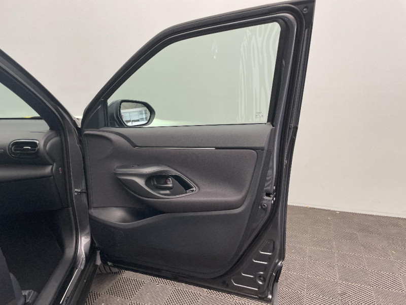 Toyota Yaris Cross Yaris Cross Hybride 116h 2WD Design 2025 - photo n°20 Toyota Yaris Cross Yaris Cross Hybride 116h 2WD Design  occasion à Beauvais - photo n°20