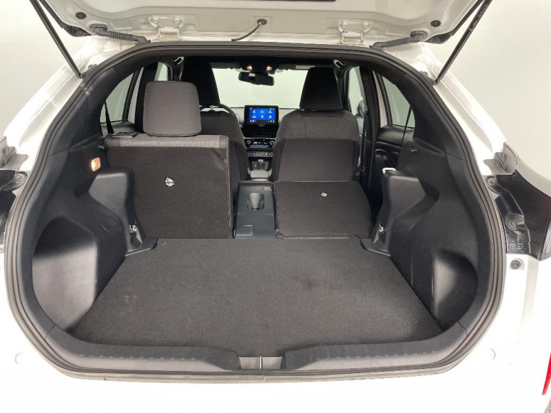 Toyota Yaris Cross Yaris Cross Hybride 116h AWD-i Design 2024 - photo n°16 Toyota Yaris Cross Yaris Cross Hybride 116h AWD-i Design  occasion à Saint-Quentin - photo n°16