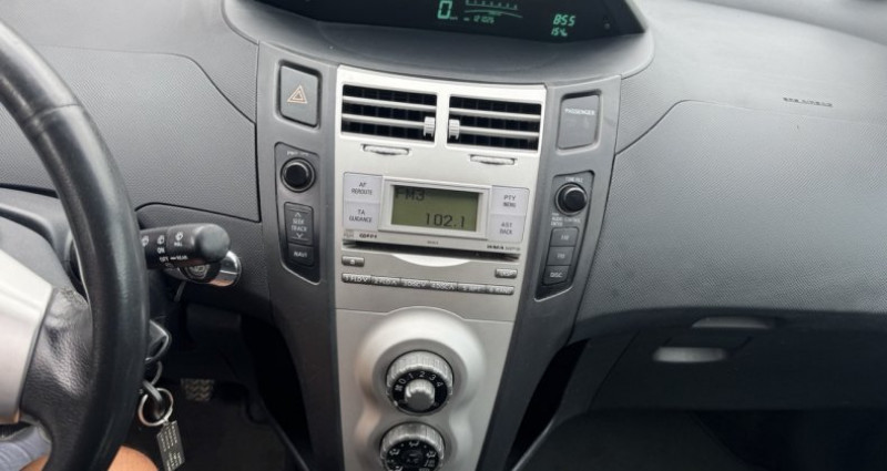 Toyota Yaris 1.3 VVT-i 87cv 2007 - photo n°7 Toyota Yaris 1.3 VVT-i 87cv  occasion à VIVIERS-DU-LAC - photo n°7