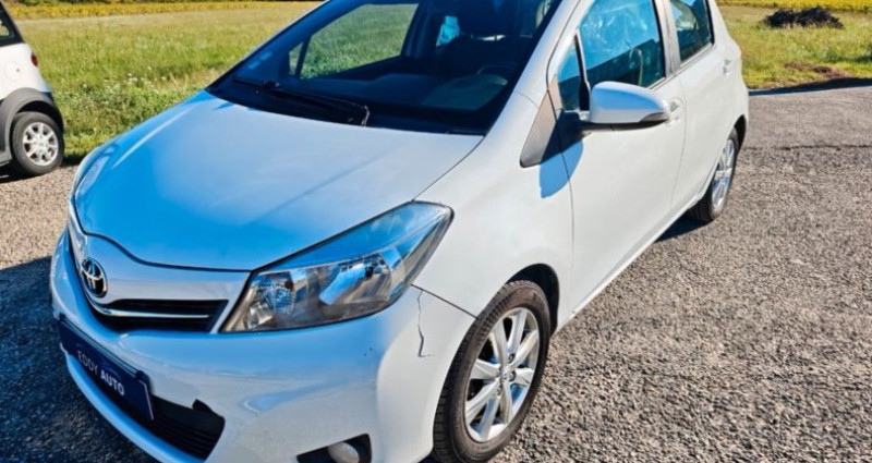 Toyota Yaris 1.3 vvti 2013 Toyota Yaris 1.3 vvti  occasion à Brignoles