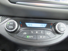 Toyota Yaris 114H FRANCE BUSINESS 5P  occasion � Toulouse - photo n�7