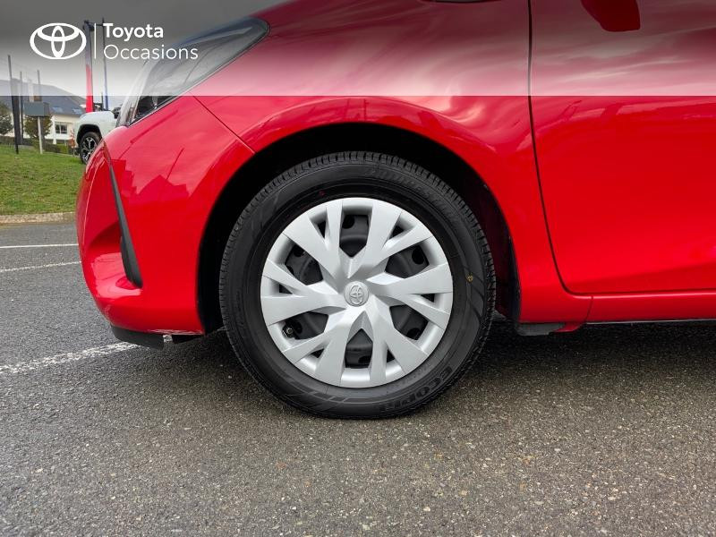 Toyota Yaris 70 VVT-i Ultimate 5p  occasion à Pluneret - photo n°16