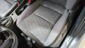 Toyota Yaris Hybride 116 bva design + sieges chauffants + radars av-ar  occasion � Ganges - photo n�11