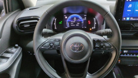Toyota Yaris Hybride 116 bva design + sieges chauffants + radars av-ar  occasion � Ganges - photo n�15