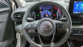 Toyota Yaris Hybride 116h design + sieges chauffants + volant chauffant  occasion  Ganges - photo n13