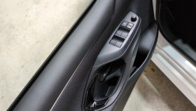 Toyota Yaris Hybride 116h design + sieges chauffants + volant chauffant  occasion  Ganges - photo n9