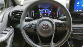 Toyota Yaris Hybride 116h design + sieges chauffants + volant chauffant  occasion  Ganges - photo n13
