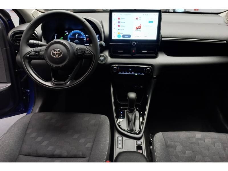 Toyota Yaris Hybride 116h Design  occasion  Saint Laurent des Vignes - photo n7