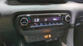 Toyota Yaris Hybride 116h dynamic + jantes 15  occasion  Ganges - photo n16