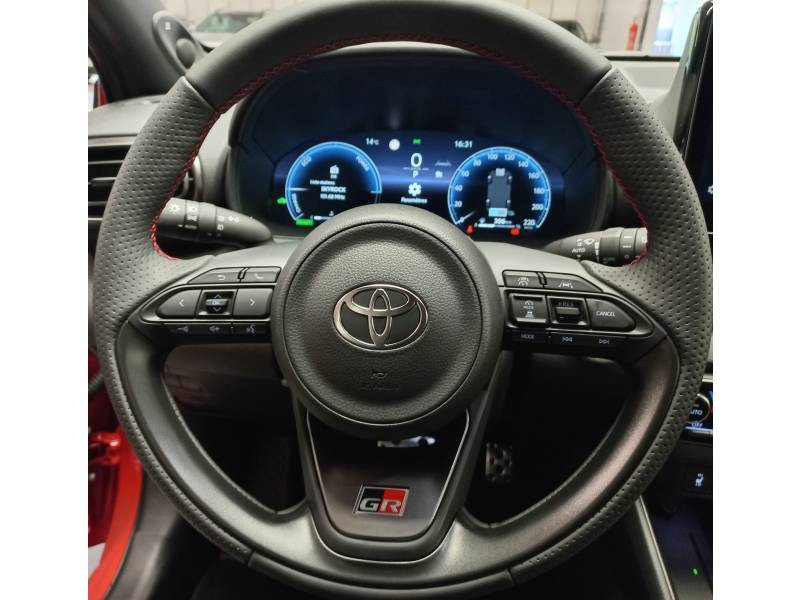 Toyota Yaris Hybride 130h GR Sport  occasion  Saint Laurent des Vignes - photo n8