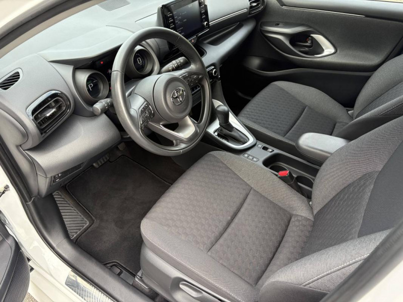 Toyota Yaris IV Hybride 116h Design 5p  occasion  Brive la Gaillarde - photo n10