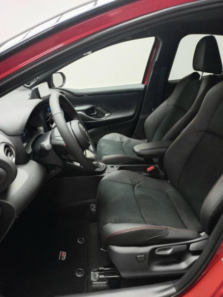 Toyota Yaris IV Hybride 130h GR Sport 5p  occasion à Boulazac Isle Manoire - photo n°6