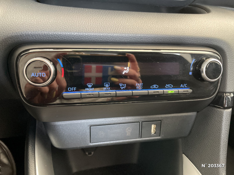 Toyota Yaris Yaris Hybride 116h Dynamic Business + Stage Hybrid Academy  occasion � Saint-Maximin - photo n�15