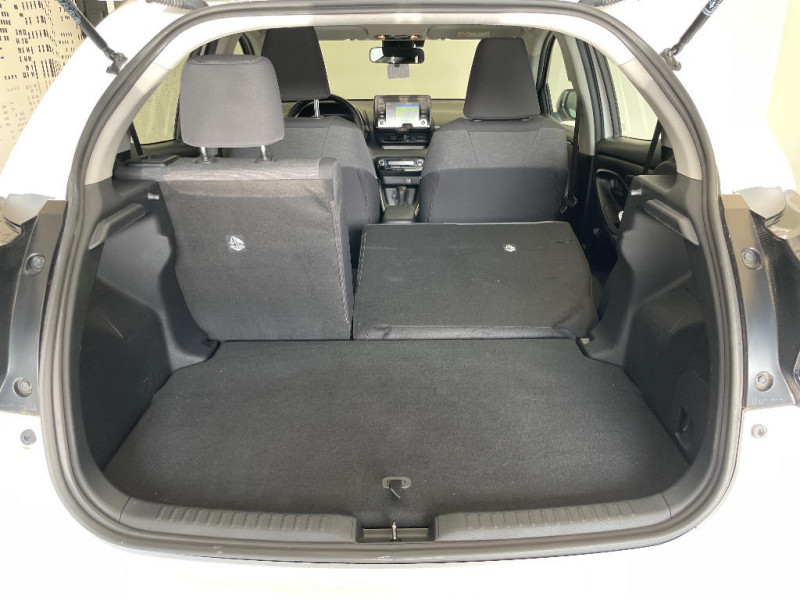 Toyota Yaris Yaris Hybride 116h Dynamic Business + Stage Hybrid Academy  occasion � Saint-Maximin - photo n�16