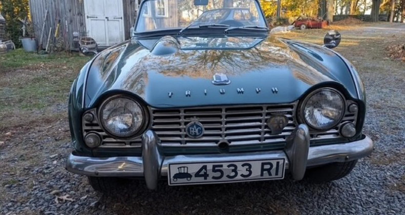 Triumph TR4  1962 - photo n°3 Triumph TR4   occasion à LYON - photo n°3
