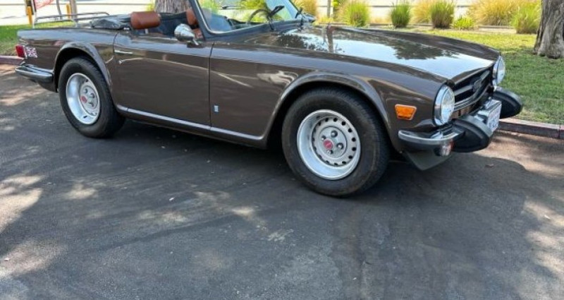 Triumph TR6 TR-6 1975 - photo n°2 Triumph TR6 TR-6  occasion à LYON - photo n°2