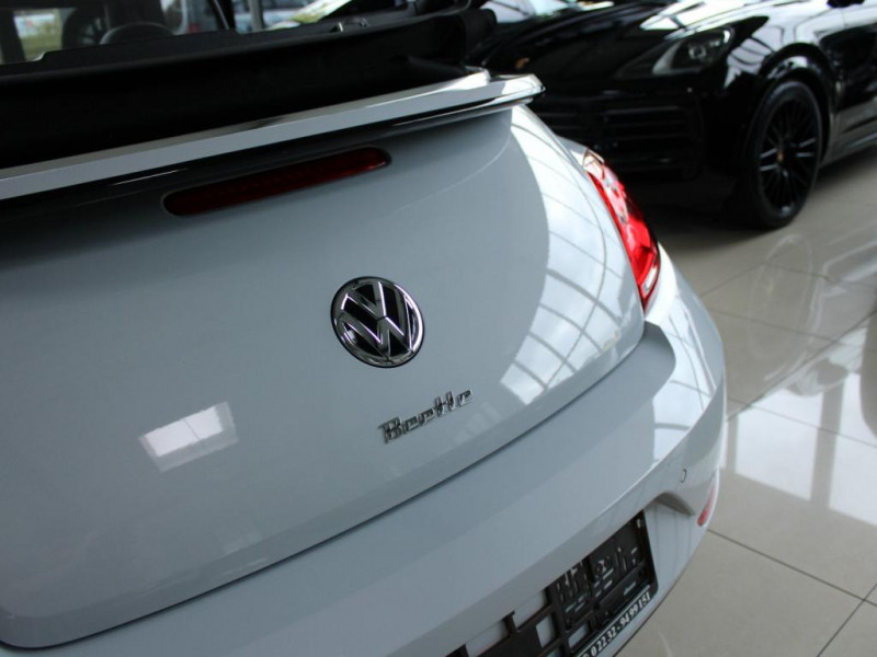 Volkswagen Beetle BEETLE CABRIO 1.2 TSI BMT STYLE LEDERPAKET NAVI* 2017 - photo n°6 Volkswagen Beetle BEETLE CABRIO 1.2 TSI BMT STYLE LEDERPAKET NAVI*  occasion à L'Union - photo n°6