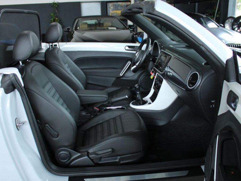 Volkswagen Beetle BEETLE CABRIO 1.2 TSI BMT STYLE LEDERPAKET NAVI* 2017 - photo n°9 Volkswagen Beetle BEETLE CABRIO 1.2 TSI BMT STYLE LEDERPAKET NAVI*  occasion à L'Union - photo n°9