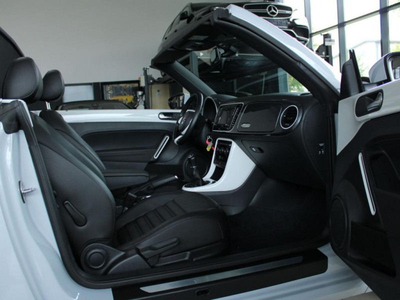 Volkswagen Beetle BEETLE CABRIO 1.2 TSI BMT STYLE LEDERPAKET NAVI* 2017 - photo n°8 Volkswagen Beetle BEETLE CABRIO 1.2 TSI BMT STYLE LEDERPAKET NAVI*  occasion à L'Union - photo n°8