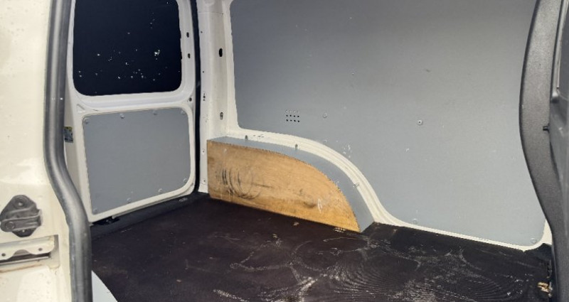 Volkswagen Caddy VAN 2.0 TDI 102 BVM5 BUSINESS LINE PRIX H.T 2020 - photo n°4 Volkswagen Caddy VAN 2.0 TDI 102 BVM5 BUSINESS LINE PRIX H.T  occasion à COURNON - photo n°4