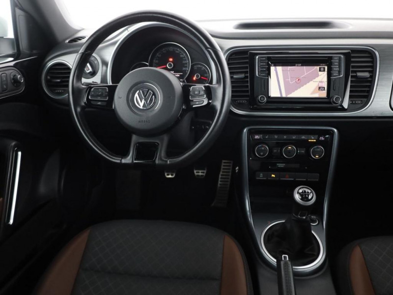 Volkswagen Coccinelle 1.2 TSI Allstar Navi Kamera Sitzheizung 2016 - photo n°10 Volkswagen Coccinelle 1.2 TSI Allstar Navi Kamera Sitzheizung  occasion à L'Union - photo n°10