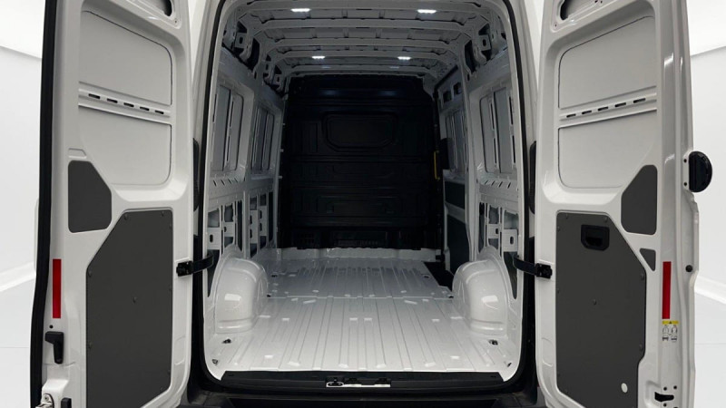 Volkswagen Crafter 35 L3H3 2.0 TDI 140 CH BUSINESS 2024 - photo n°9 Volkswagen Crafter 35 L3H3 2.0 TDI 140 CH BUSINESS  occasion à SAINT-GREGOIRE - photo n°9