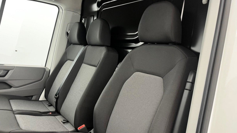 Volkswagen Crafter 35 L3H3 2.0 TDI 140 CH BUSINESS 2024 - photo n°10 Volkswagen Crafter 35 L3H3 2.0 TDI 140 CH BUSINESS  occasion à SAINT-GREGOIRE - photo n°10