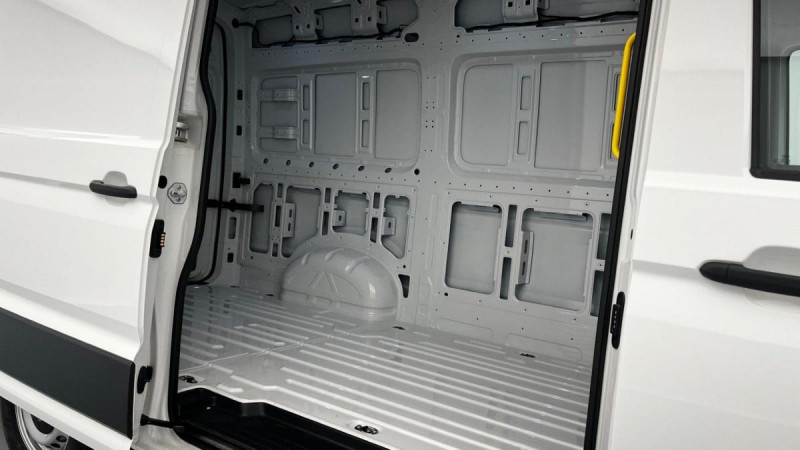Volkswagen Crafter 35 L3H3 2.0 TDI 140 CH BUSINESS 2024 - photo n°8 Volkswagen Crafter 35 L3H3 2.0 TDI 140 CH BUSINESS  occasion à SAINT-GREGOIRE - photo n°8