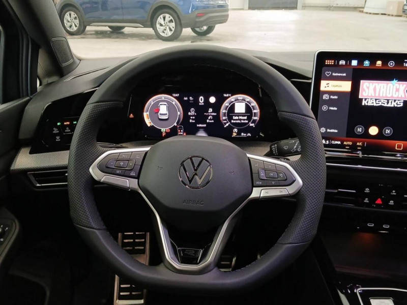 Volkswagen Golf 2.0 TDI SCR 150 DSG 7 R-Line -25% 2025 - photo n°9 Volkswagen Golf 2.0 TDI SCR 150 DSG 7 R-Line -25%  occasion à Arcangues - photo n°9