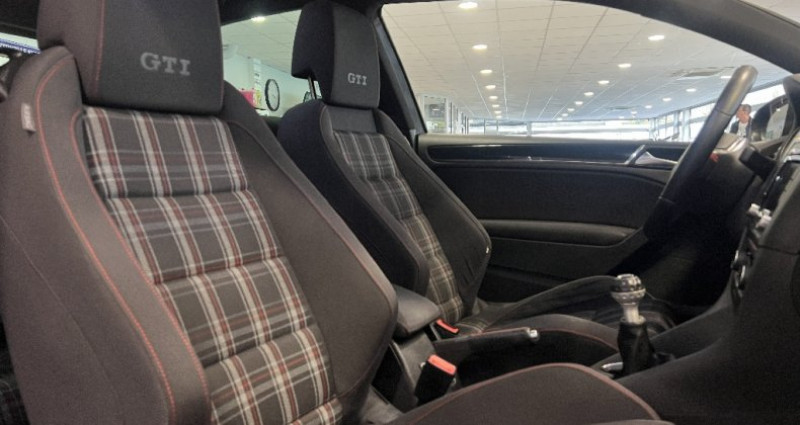Volkswagen Golf 2.0 TSI 210 GTI 2011 - photo n°7 Volkswagen Golf 2.0 TSI 210 GTI  occasion à CREUZIER LE VIEUX - photo n°7