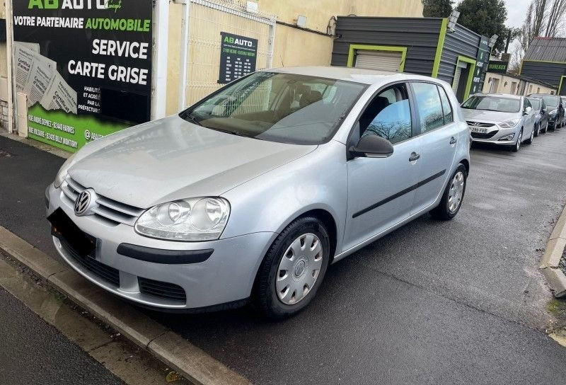 Volkswagen Golf V 1.9 TDI 105CH CONFORTLINE 5P