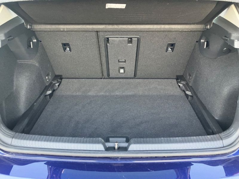 Volkswagen Golf VIII 1.0 e-TSI 110 DSG ACTIVE GPS LEDS Cockpit Digital 2023 - photo n°14 Volkswagen Golf VIII 1.0 e-TSI 110 DSG ACTIVE GPS LEDS Cockpit Digital  occasion à Lescure-d'Albigeois - photo n°14