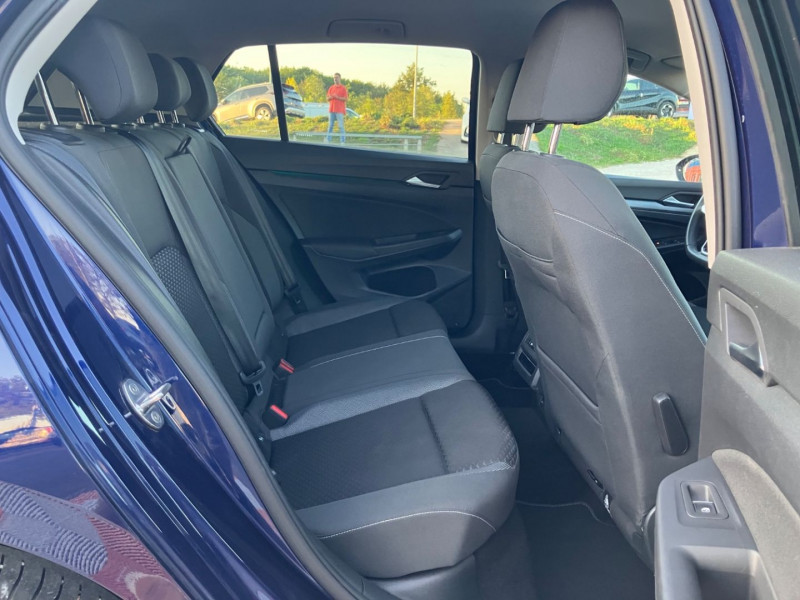 Volkswagen Golf VIII 1.0 e-TSI 110 DSG ACTIVE GPS LEDS Cockpit Digital 2023 - photo n°18 Volkswagen Golf VIII 1.0 e-TSI 110 DSG ACTIVE GPS LEDS Cockpit Digital  occasion à Lescure-d'Albigeois - photo n°18