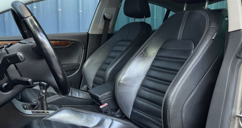 Volkswagen Passat CC 2.0L TDI 140ch BVM6 Edition CARAT Garantie 1 An Suivi COMPLE 2009 - photo n°5 Volkswagen Passat CC 2.0L TDI 140ch BVM6 Edition CARAT Garantie 1 An Suivi COMPLE  occasion à Halluin - photo n°5
